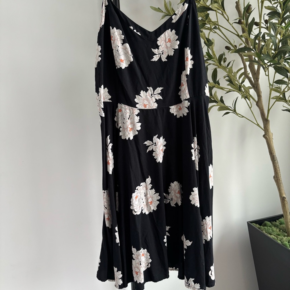 • [Old Navy] Fit Flare Dress •